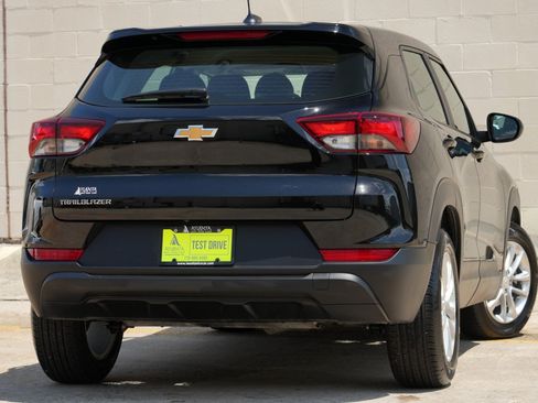 Used 2026 Chevrolet TrailBlazer LS FWD image 4