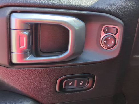 Used 2021 Jeep Gladiator Rubicon AWD/4WD image 14