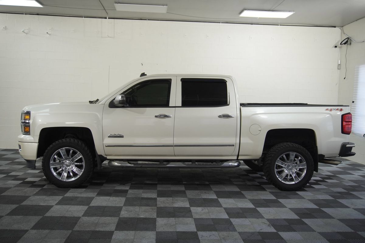 Used 2014 Chevrolet Silverado 1500 High Country w/ High Country Premium Package AWD/4WD image 2