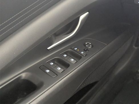 Certified 2024 Hyundai Elantra Blue image 16