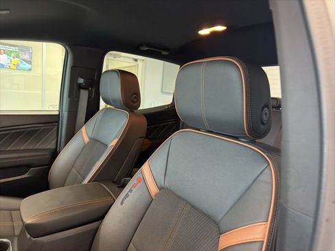 Used 2024 GMC Canyon AT4 AWD/4WD image 11
