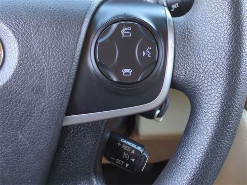 Used 2014 Toyota Camry LE image 22