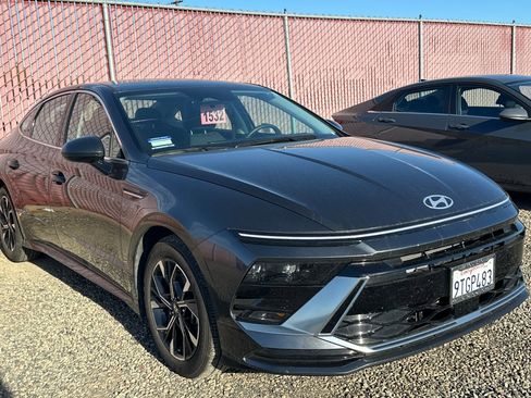 Used 2025 Hyundai Sonata SEL image 2