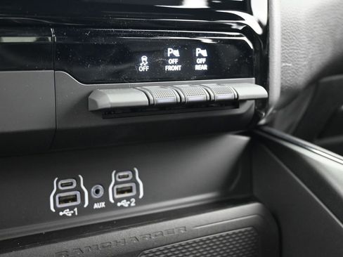 Used 2025 RAM 1500 Laramie image 17