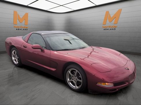 Used 2000 Chevrolet Corvette Coupe w/ Roof Pkg RWD image 7