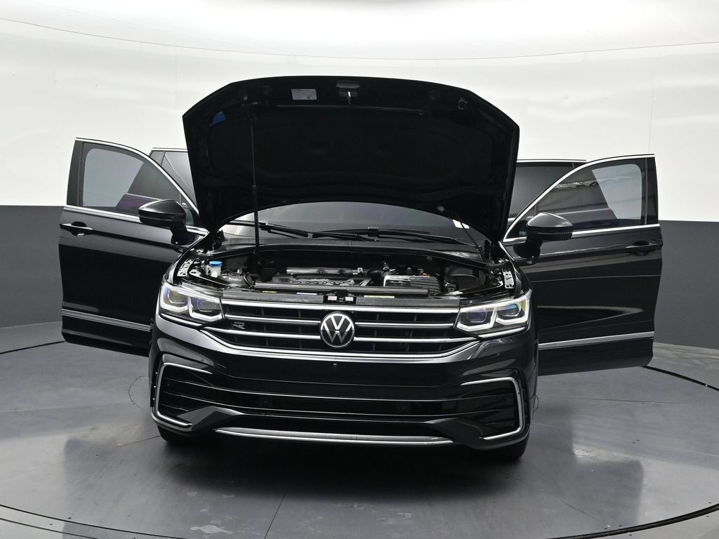 Used 2024 Volkswagen Tiguan SEL R-Line AWD/4WD image 42