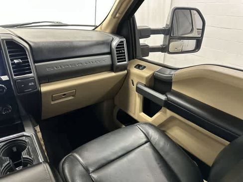 Used 2017 Ford F250 XLT w/ XLT Premium Package AWD/4WD image 13