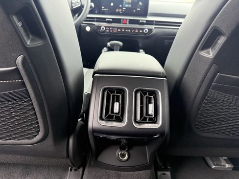 New 2025 Kia Sorento S image 14