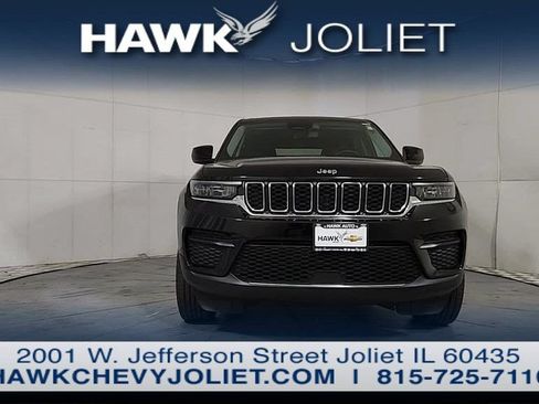 Used 2023 Jeep Grand Cherokee Laredo AWD/4WD image 9