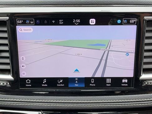Used 2023 Chrysler Pacifica Limited FWD image 25
