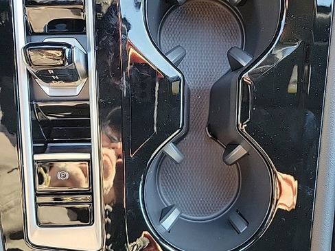 New 2026 Volkswagen Atlas Cross Sport SE image 9