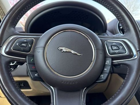 Used 2018 Jaguar XJ R-Sport image 24