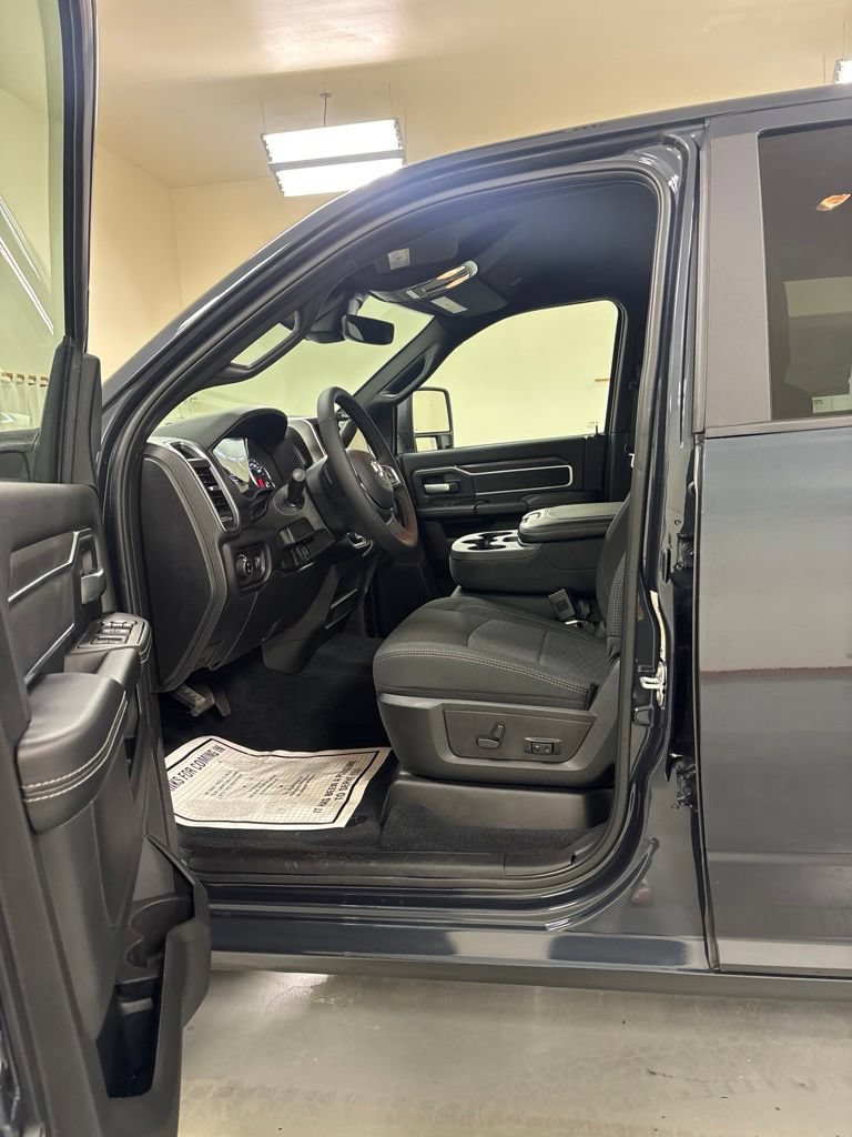 New 2026 RAM 2500 Big Horn AWD/4WD image 10