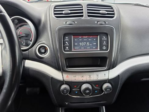 Used 2020 Dodge Journey SE w/ SE Popular Equipment Group FWD image 15