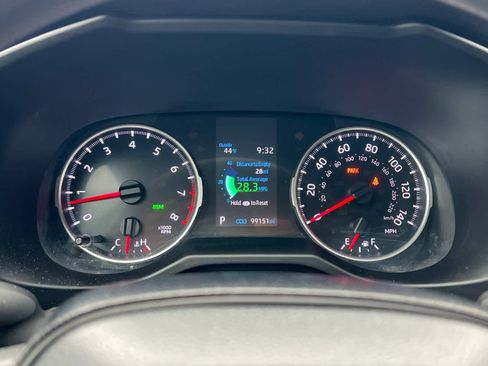 Used 2020 Toyota RAV4 XLE image 25