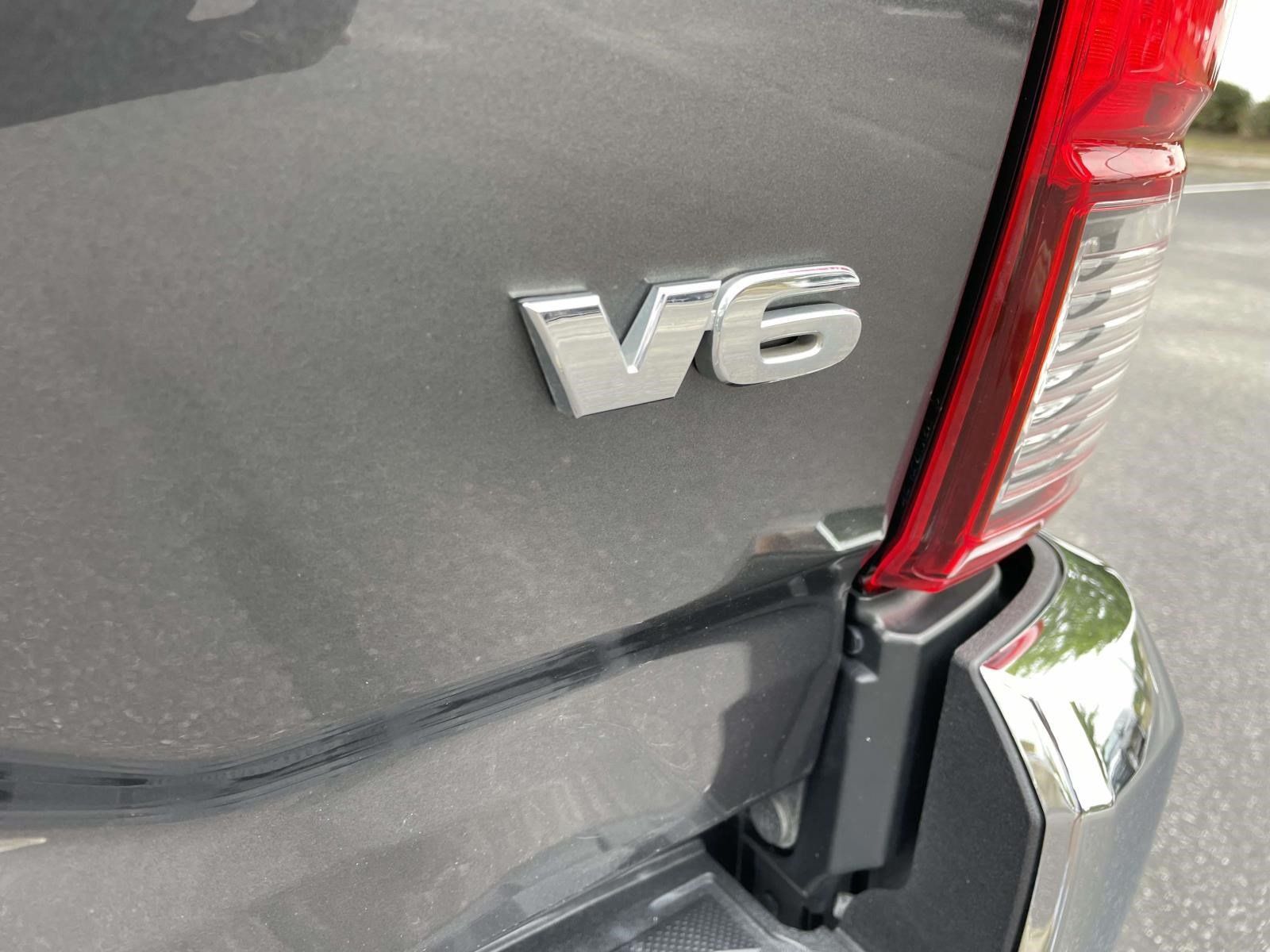 Used 2019 Toyota Tacoma SR5 RWD image 8