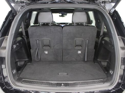 Used 2024 Jeep Grand Cherokee L Limited w/ Luxury Tech Group II image 8