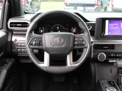 Used 2025 Toyota 4Runner SR5 AWD/4WD image 6