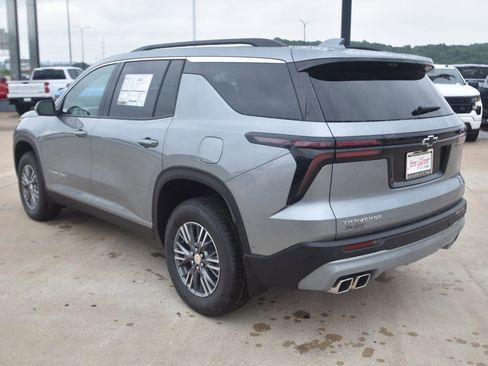 New 2026 Chevrolet Traverse LT w/ Enhanced Driving Package image 6