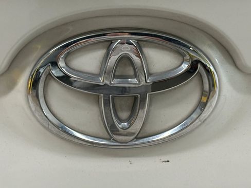 Used 2017 Toyota Camry SE FWD image 14