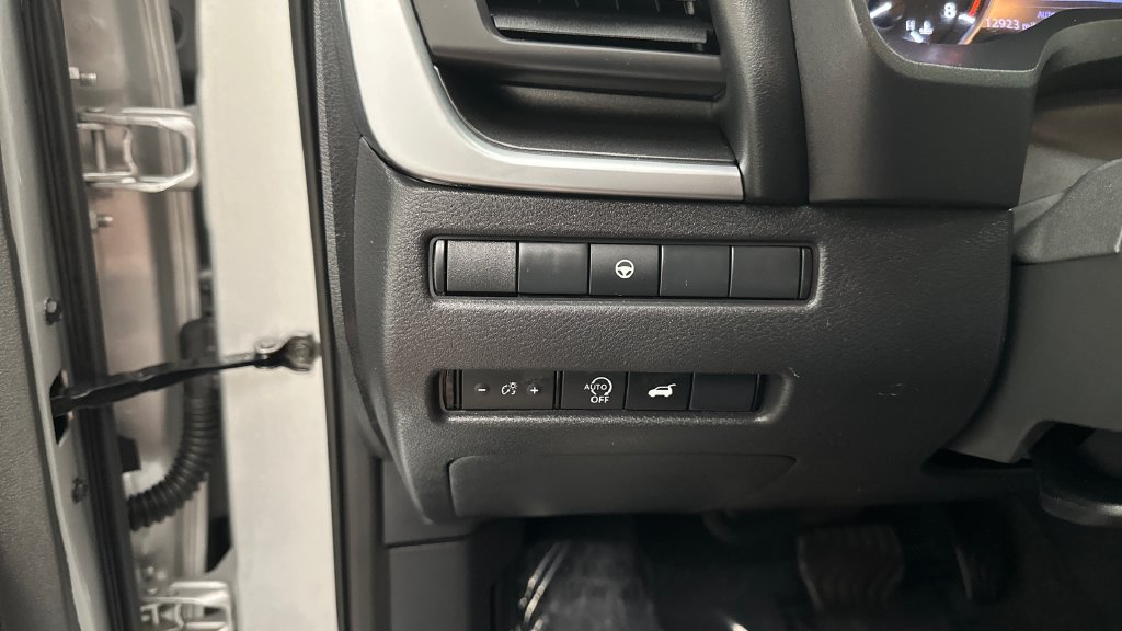 Certified 2025 Nissan Rogue SV AWD/4WD image 26