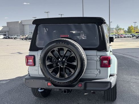 Used 2024 Jeep Wrangler Unlimited Sahara w/ Technology Group image 7