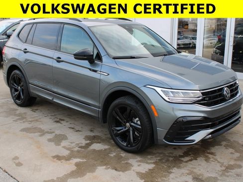 Certified 2024 Volkswagen Tiguan SE R-Line image 1