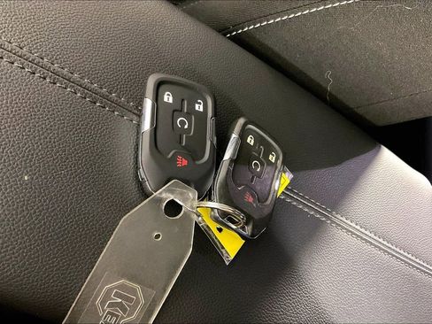 Used 2024 GMC Terrain SLE w/ Driver Convenience Package image 14