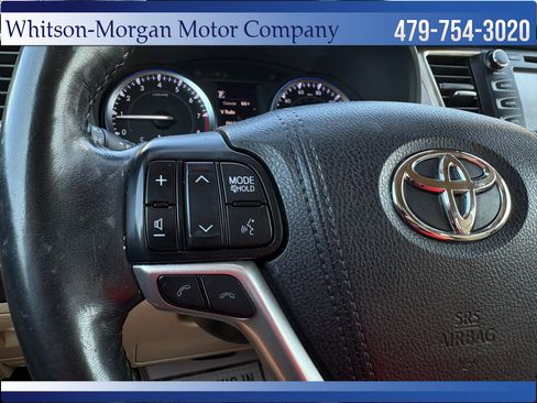 Used 2017 Toyota Highlander Limited Platinum FWD image 17