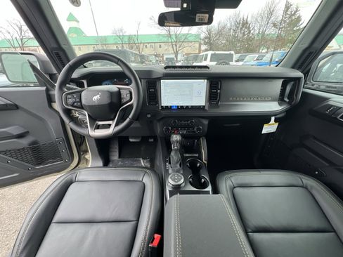 New 2025 Ford Bronco Badlands image 23