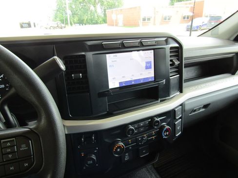 Used 2023 Ford F250 XL AWD/4WD image 22