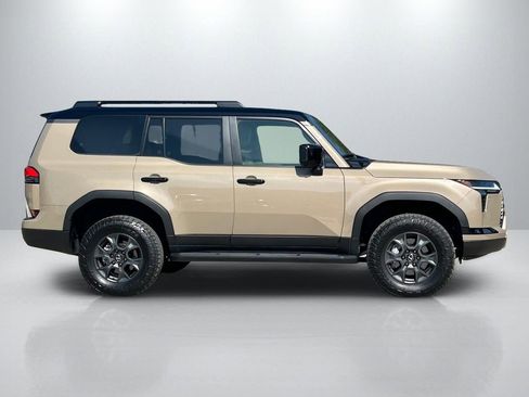 Used 2025 Lexus GX 550 image 4