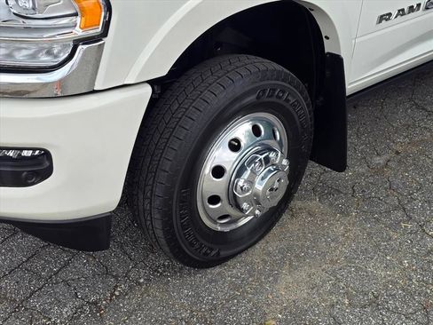 Used 2022 RAM 3500 Limited AWD/4WD image 15