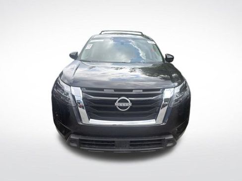 Used 2025 Nissan Pathfinder SV FWD image 2