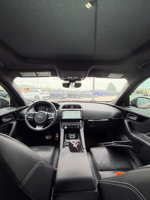 Used 2019 Jaguar F-PACE S AWD/4WD image 7