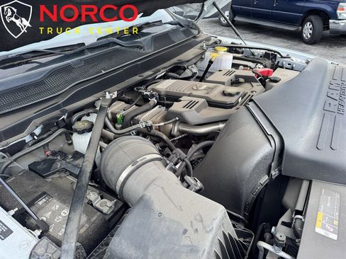 Used 2022 RAM 5500 Tradesman w/ Chrome Appearance Group AWD/4WD image 43