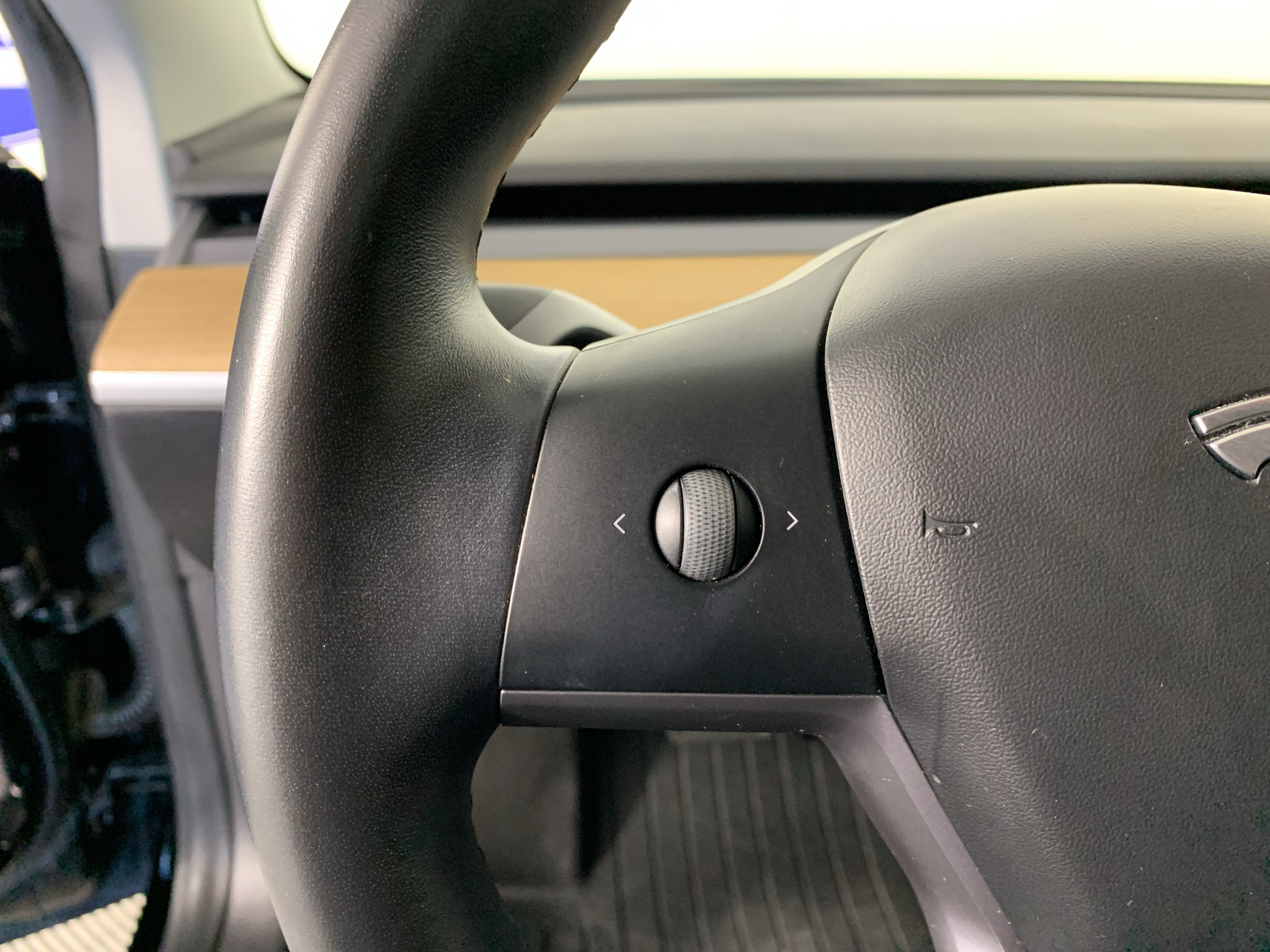 Used 2019 Tesla Model 3 Standard Range Plus RWD image 16