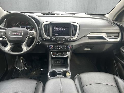 Used 2024 GMC Terrain SLT image 13
