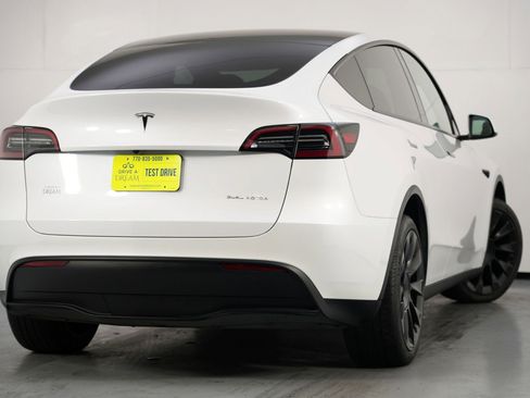 Used 2023 Tesla Model Y Long Range image 5