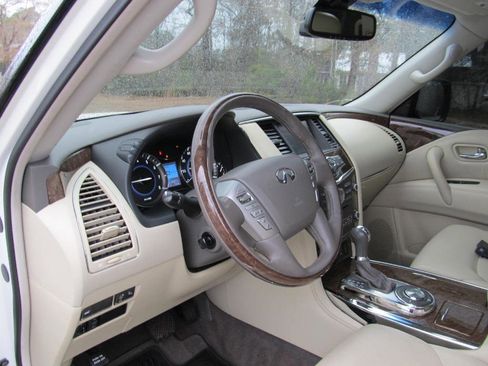 Used 2017 INFINITI QX80 2WD w/ Driver Assistance Package image 21