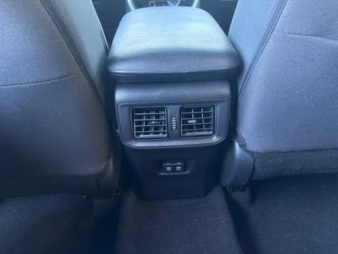 Used 2020 Toyota RAV4 XLE AWD/4WD image 27