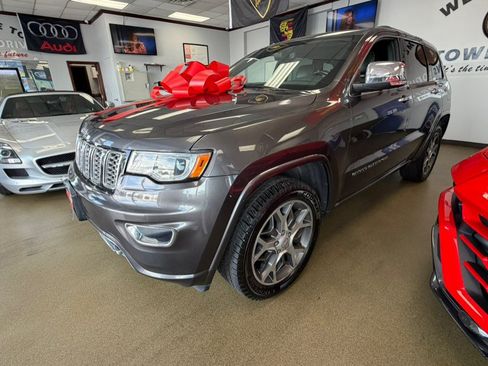 Used 2020 Jeep Grand Cherokee Overland AWD/4WD image 7