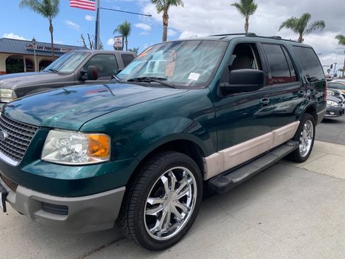 Used 2003 Ford Expedition XLT RWD image 2
