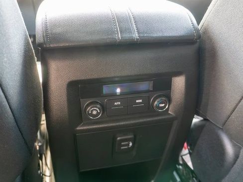 Used 2023 Chevrolet Traverse LT AWD/4WD image 18