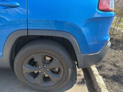 Used 2020 Jeep Cherokee Latitude Plus image 10