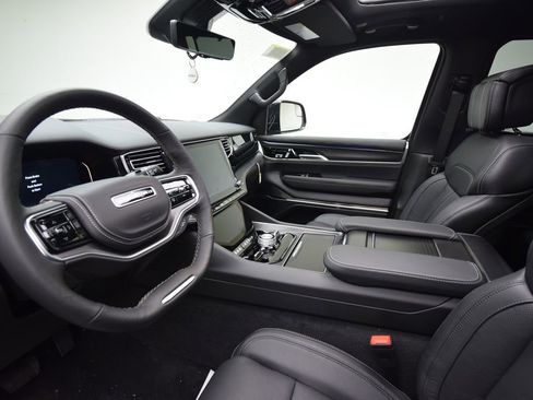 New 2026 Jeep Grand Wagoneer Summit AWD/4WD image 35