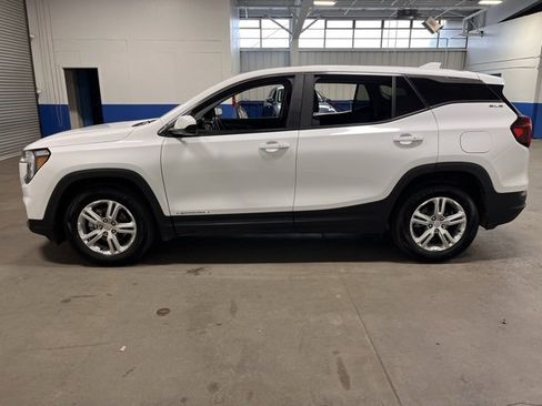 Used 2024 GMC Terrain SLE image 6