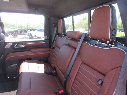 New 2026 GMC Sierra 3500 Denali Ultimate AWD/4WD image 13