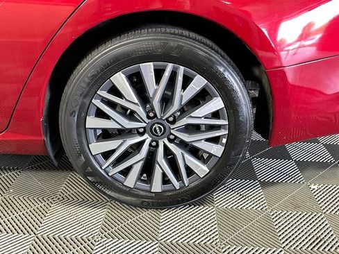 Used 2025 Nissan Altima 2.5 SV FWD image 27