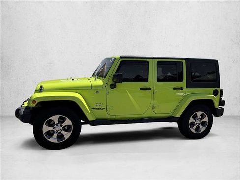Used 2017 Jeep Wrangler Unlimited Sahara w/ Dual Top Group AWD/4WD image 4